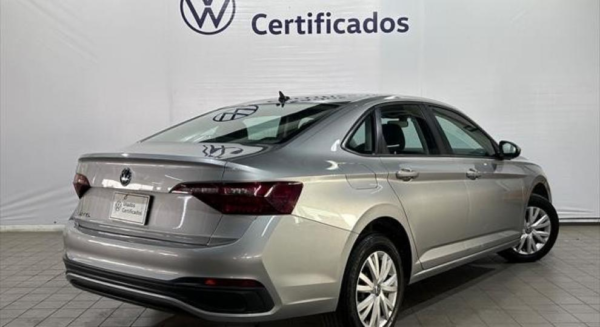 Volkswagen Jetta 2023 - Image 3