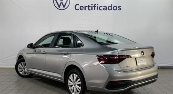 Volkswagen Jetta 2023 - Image 5