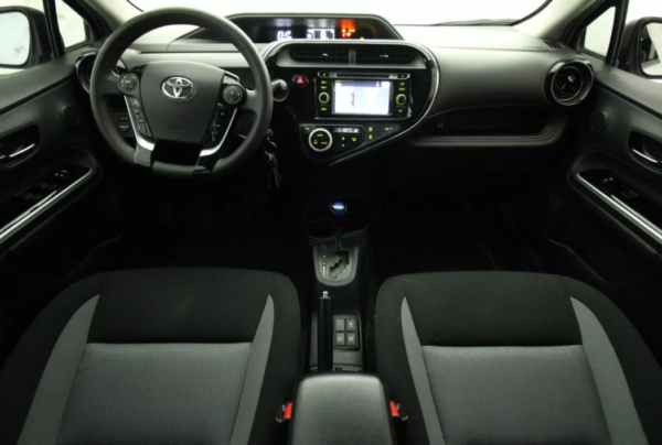 Toyota Prius C 1.5l Ch 2019 - Image 9